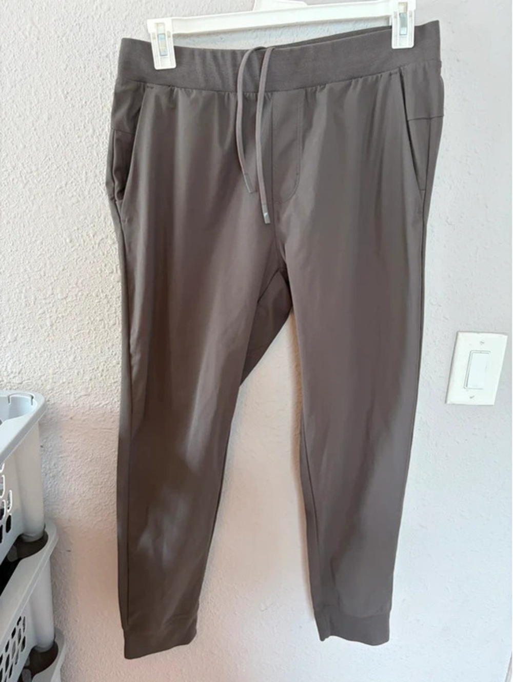 Men's Fabletics grey joggers size L fitted